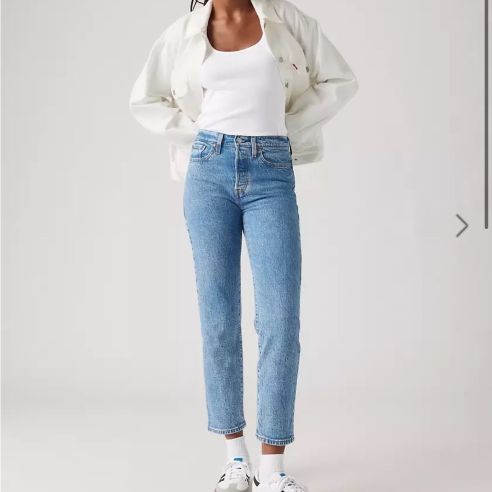 Levi’s light wash wedgie jean
